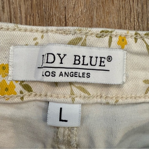 Judy Blue Denim Shorts Women’s Large Cream Yellow Floral Mid Rise Boho Stretch - Picture 4 of 8
